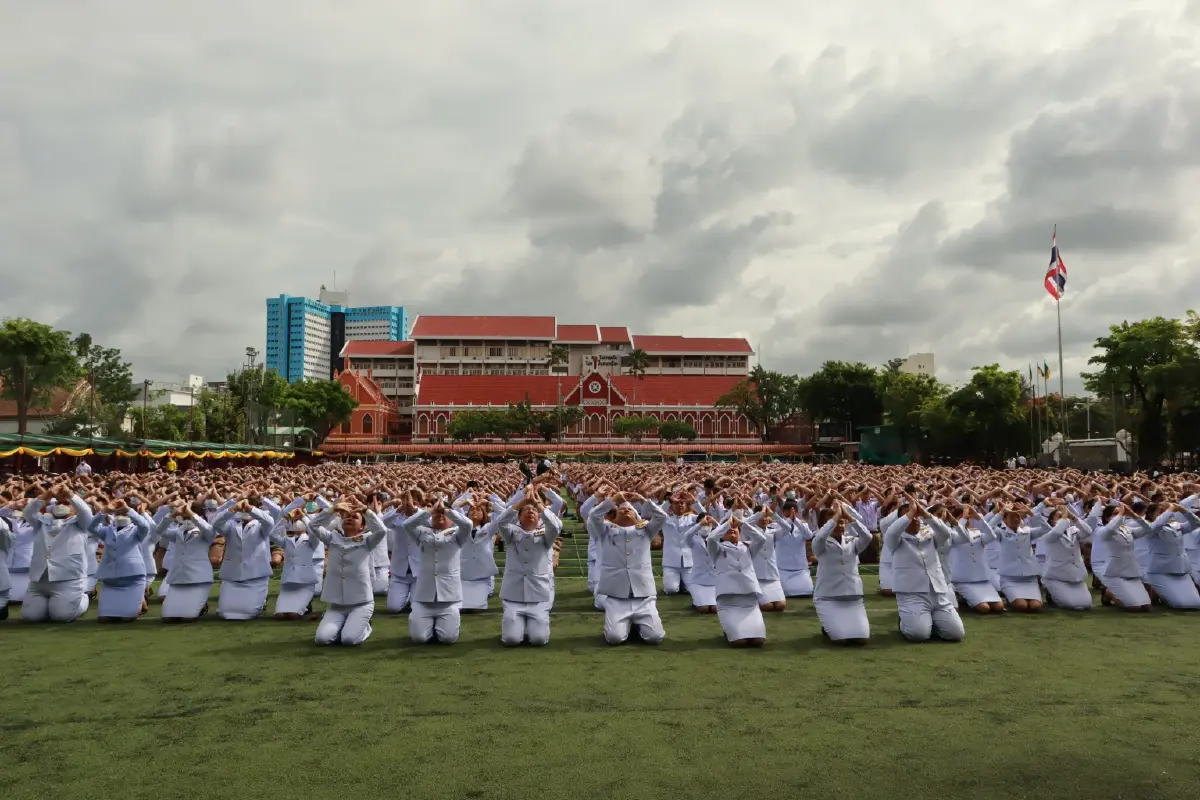 สมาคมนักเรียนเก่าเทพศิรินทร์ จัดพิธีวางพวงมาลาถวายราชสักการะ พระบรมราชานุสาวรีย์ พระบาทสมเด็จพระปรเมนทรมหาอานันทมหิดล พระอัฐมรามาธิบดินทร