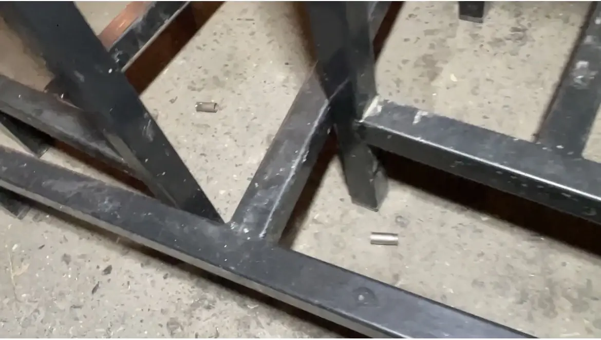 ดวลปืน ยิงสนั่นร้านเหล้าอ่างทอง ปลิดชีพ"เอก วัดจันทร์" ชนวนเหตุแค่มองหน้า