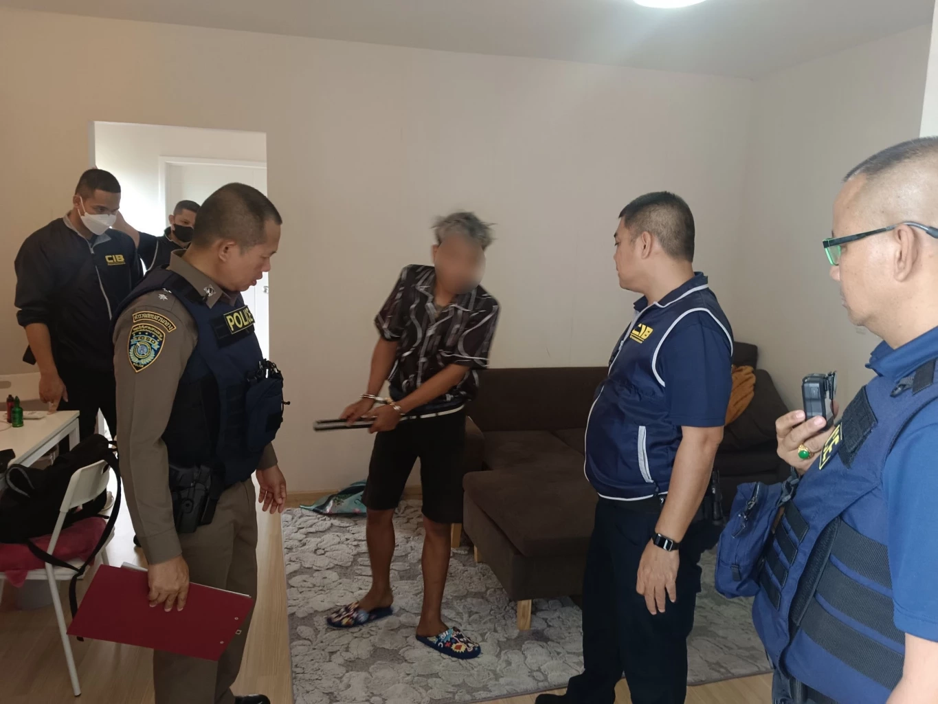 ปอท.ลุยค้น 5 จุด ทลายเครือข่าย “บังบอย” ลอบขายป้ายทะเบียนรถปลอม