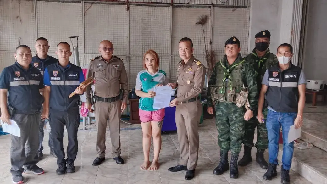 ตม.ตาก กำชับ วินรถตู้ไม่รับต่างด้าว ถือ Border pass ออกนอกพื้นที่กำหนด