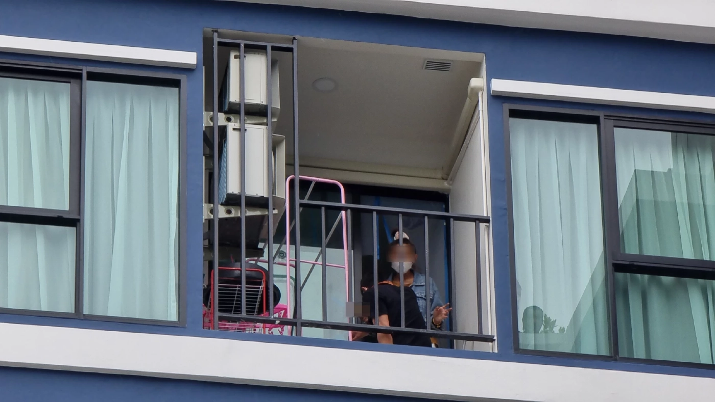 พ่อแม่ร่ำไห้ เชิญวิญญาณลูกถูกปืนลั่น ยันไม่ขอให้อภัย ตร.นำตัวแฟนสาวทำแผนฯ