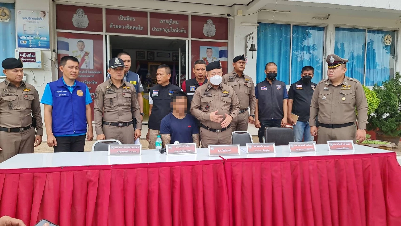 รวบแล้ว ขาใหญ่วัดโบสถ์ ควงปืนสงครามยิงเพื่อนดับ 2 ศพ อ้างแค้นถูกตีท้ายครัว