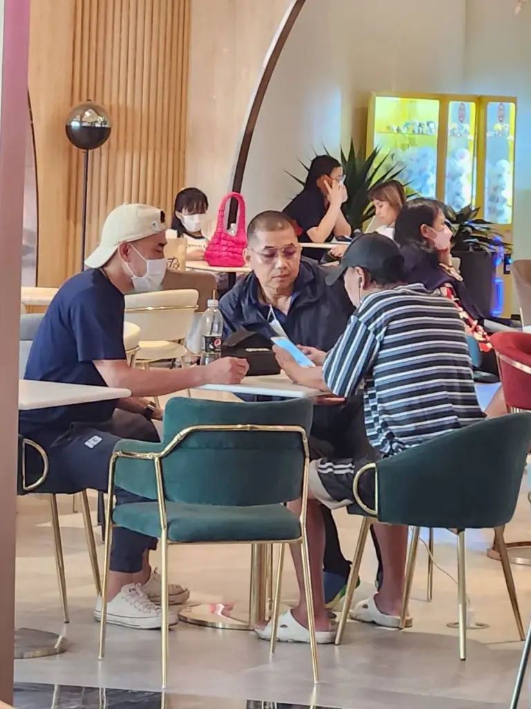 ตร.บางรัก จับหนุ่มใหญ่ ตระเวนฉกไอแพด ตามร้านกาแฟหรูทั่วกรุง