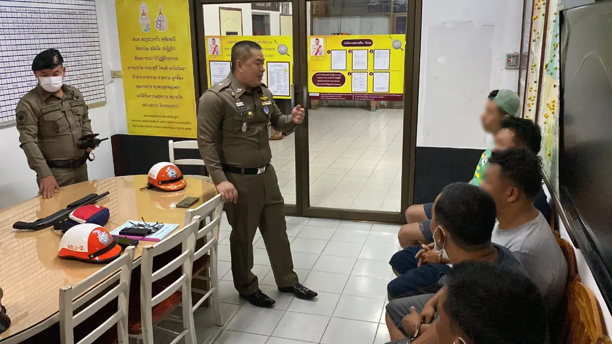 ตร.ตั้งด่าน รวบ 5 คนร้ายอุ้ม-ขู่ฆ่าหนุ่มใหญ่ ค้นรถเจอปืน-กระสุนเพียบ