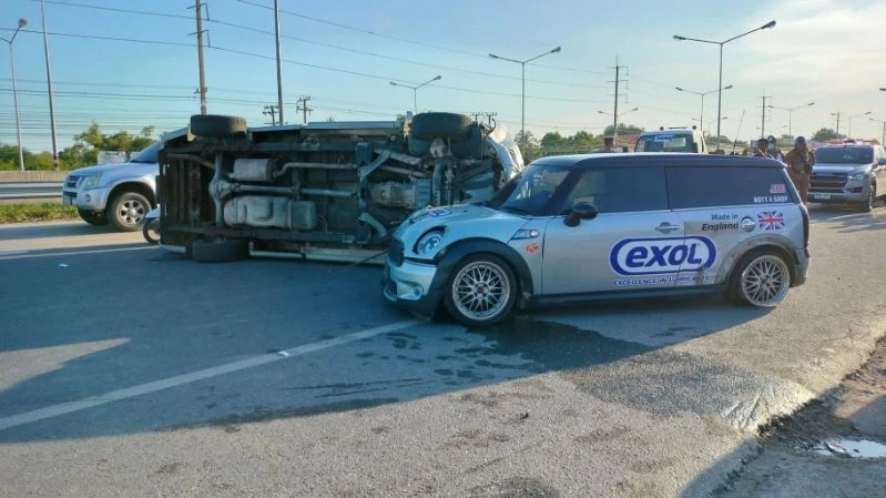 รอง ผบ.ตร. สั่งผู้การแปดริ้ว เร่งเอาผิดรถรถสปอร์ต แข่งซิ่งชนรถนักเรียนเจ็บ