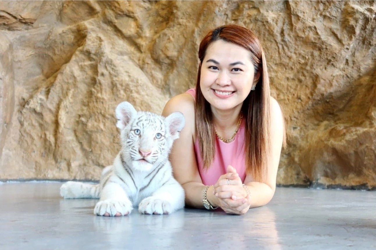 เผยรายได้ "จูน" ภรรยา "หนุ่มกะลา" หน้าที่การงาน โปรไฟล์เธอคนนี้ไม่ธรรมดา