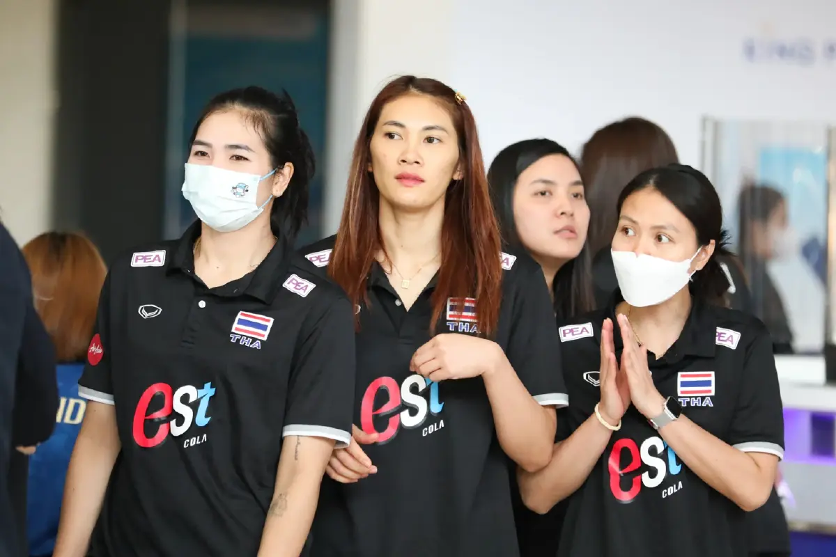 นักตบสาวกลับถึงไทย ก่อนลุยศึก "VNL2023" สนาม 3
