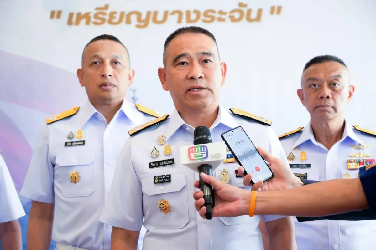 "ผบ.ทร." รับ "กองทัพเรือ" มีเกลือเป็นหนอน ปมรีดเงิน 15% "มาดามรถถัง"