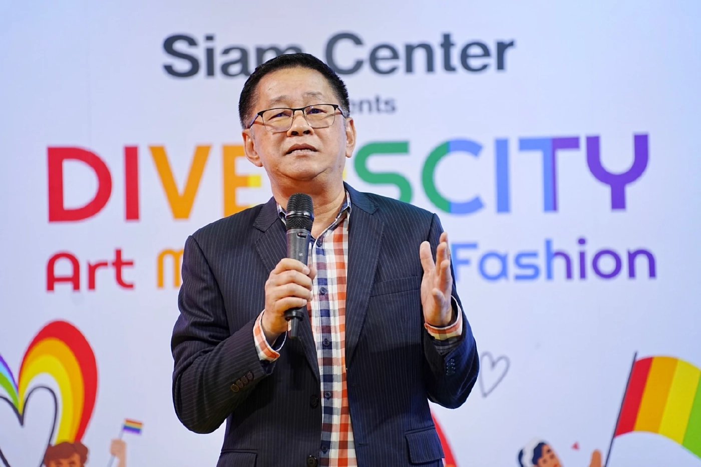 "เพื่อไทย" ย้ำดันสมรสเท่าเทียมเข้าสภาทันที พร้อมหนุนเปลี่ยนคำนำหน้านาม