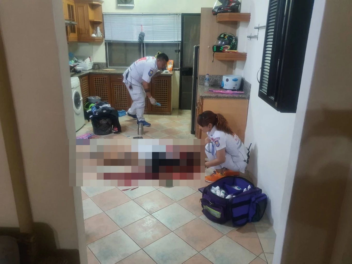 ผัวช่างสักยันต์! สุดแค้น เมียปันใจ ชัก 9 มม. กระหน่ำดับต่อหน้าลูก