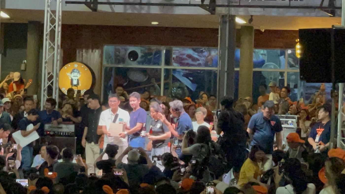 พิธา ลั่น ยังมีสิทธิ์เป็นนายกฯ เดินเข้าสภา- ทำเนียบรัฐบาล