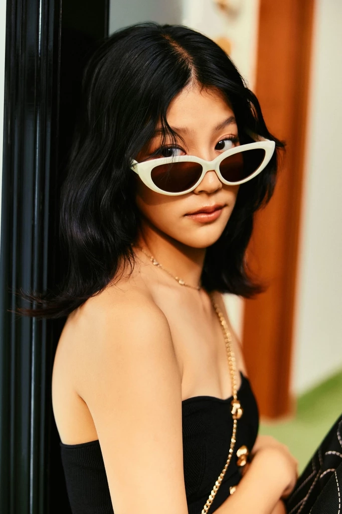 ชวนสาวๆแต่งตัวสไตล์ Contemporary & Modern ใน 5 โททัลลุค เรียบเก๋ ดูโก้