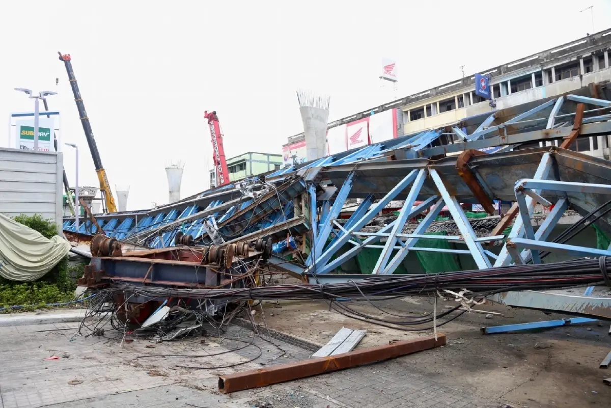 ผู้ว่าการ MEA ลงพื้นที่ติดตามระบบไฟฟ้า เหตุคานสะพานทรุดตัวย่านลาดกระบัง