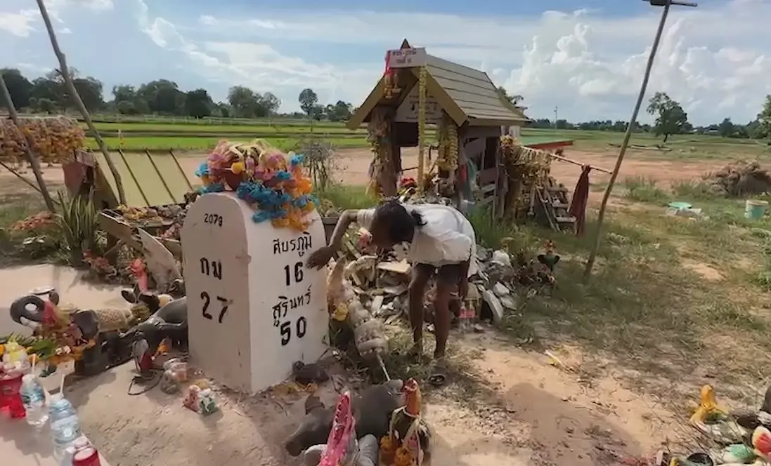ชาวบ้านเฮลั่น ศาลหลักกิโลเฮี้ยน ให้โชคถูกรางวัล หลังก่อนหน้าถูกมือมืดทุบราบ