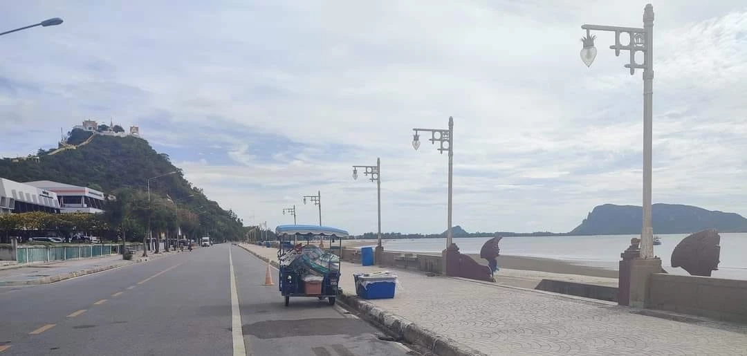 มหากาพย์! อดีต ส.ท.ประจวบฯ 3 สมัย ยันเทศบาลไม่เคยรับมอบเสาไฟสับปะรด