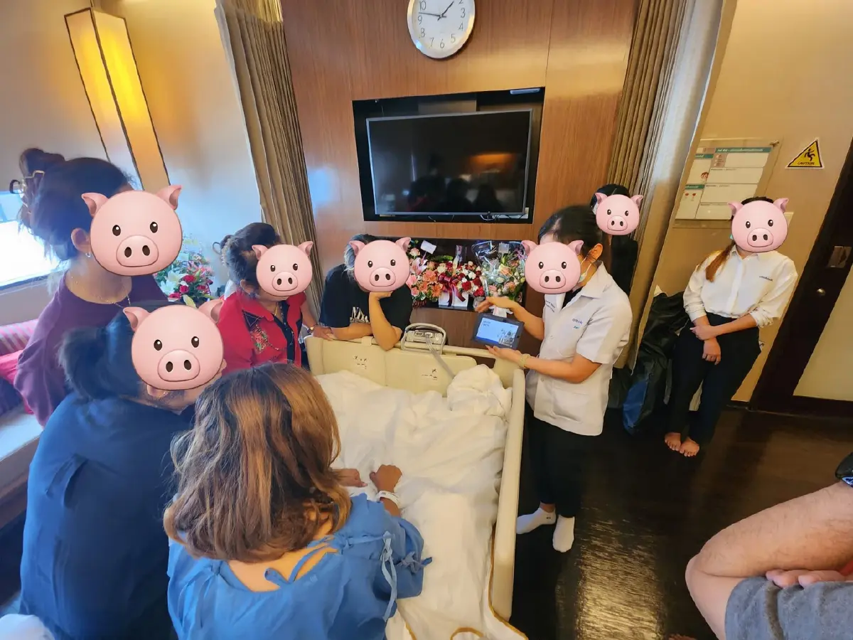 อัปเดตอาการผู้โดยสารทางเลื่อนดูดขา ลูกชายโพสต์ คุณแม่เริ่มฝึกกายภาพแล้ว