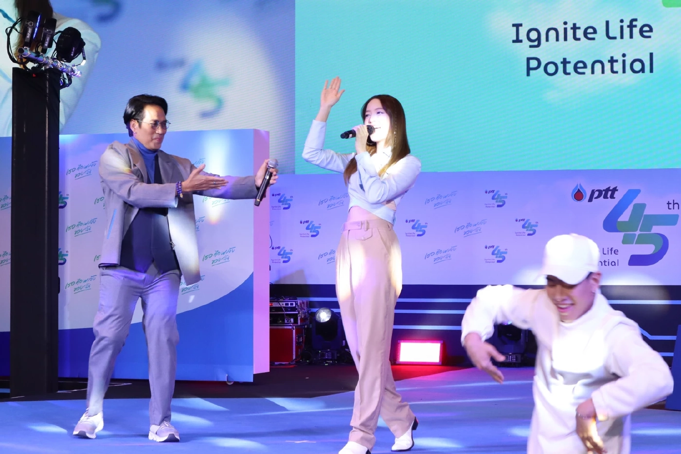 ครั้งแรก! ต้นกล้า นิปุณ โคจรร่วมงาน เบิร์ด-อิ้งค์ ในเพลง เธอคือพลังของฉัน