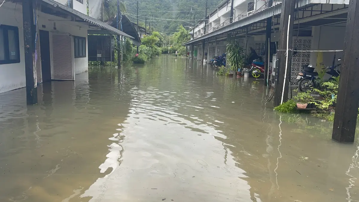 สถานการณ์น้ำท่วมในพื้นที่เมืองระนอง