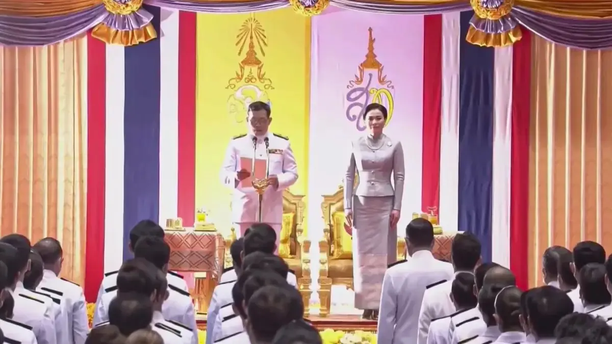 ในหลวง พระราชินี เสด็จพระราชดำเนินทรงเปิดประชุมรัฐสภา