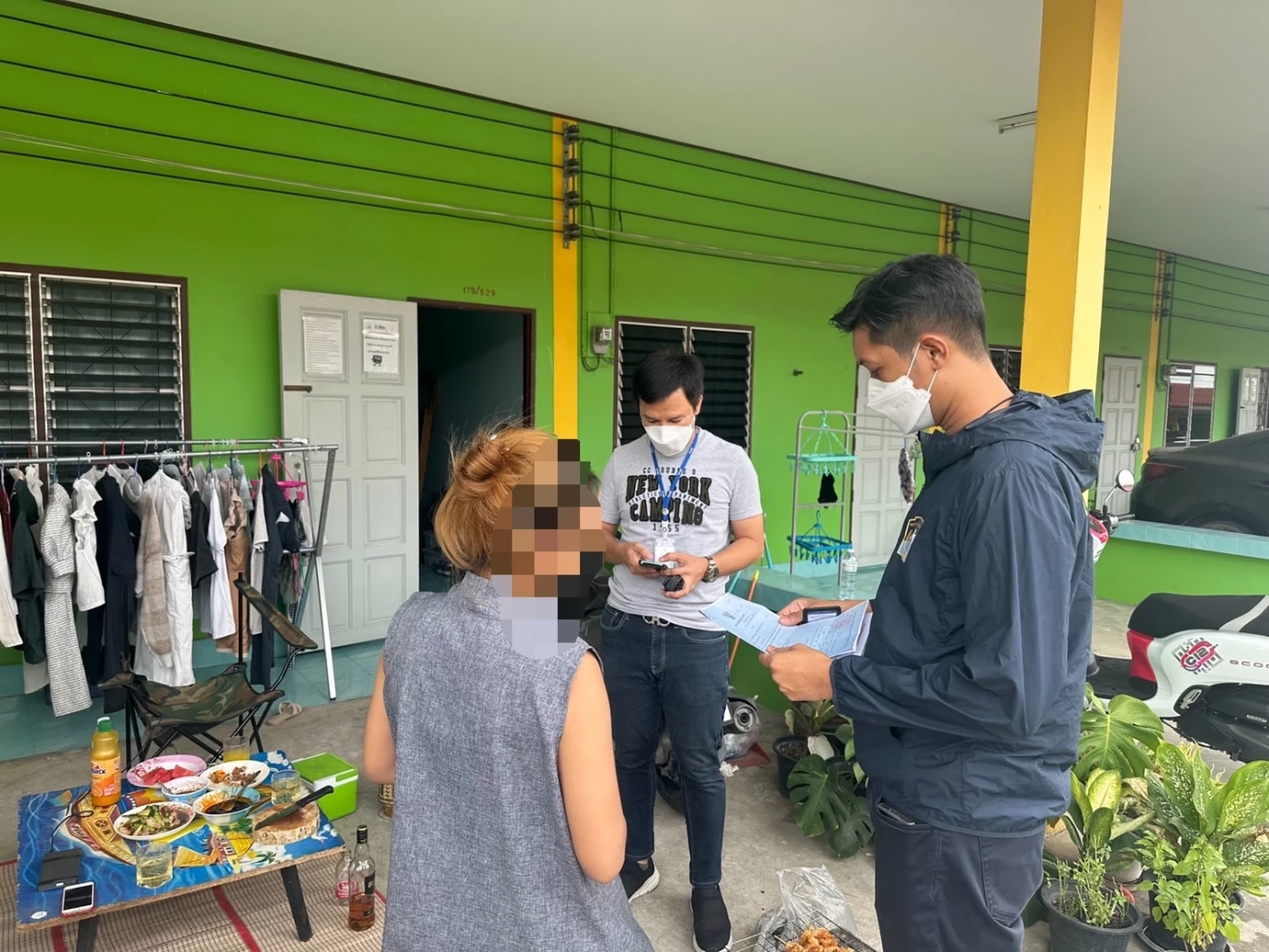 จับแล้ว "ครูเมย์" กำมะลอ อ้างตัวเจ้าหน้าที่มูลนิธิฯดัง เรียกรับเงิน