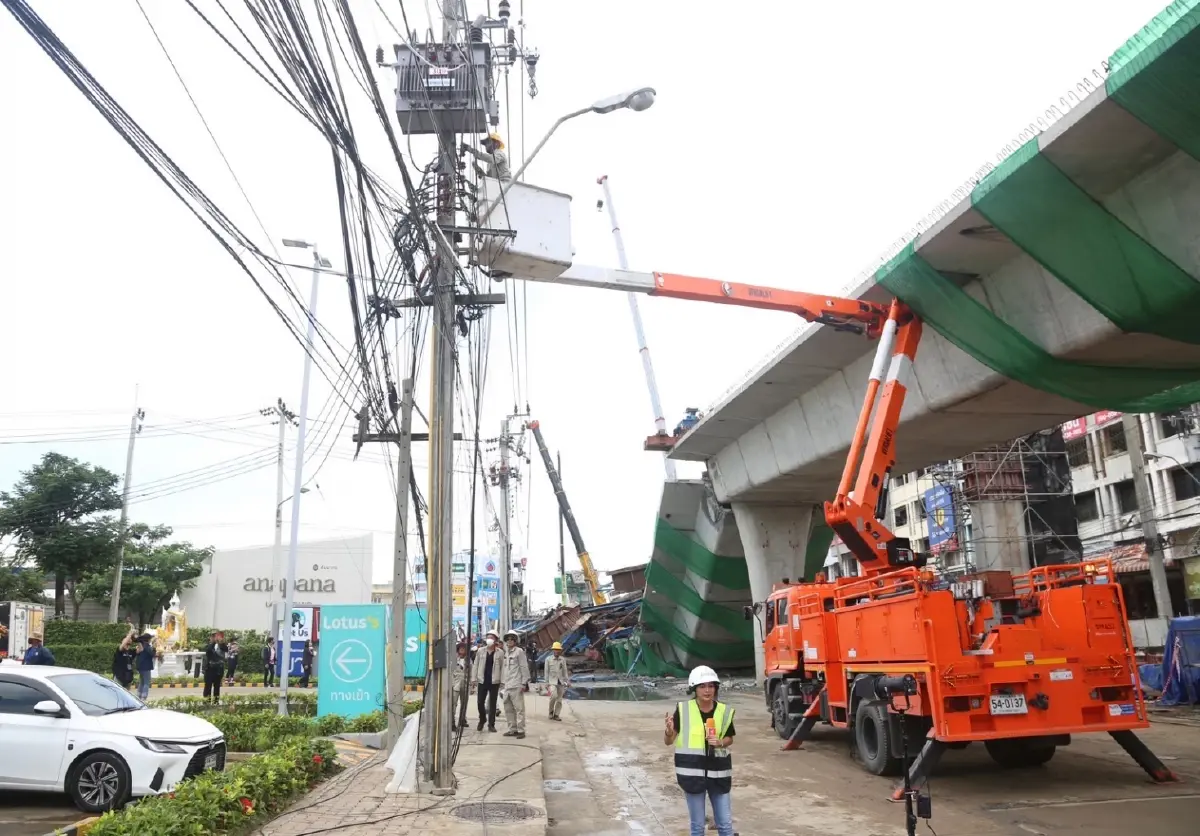 ผู้ว่าการ MEA ลงพื้นที่ติดตามระบบไฟฟ้า เหตุคานสะพานทรุดตัวย่านลาดกระบัง