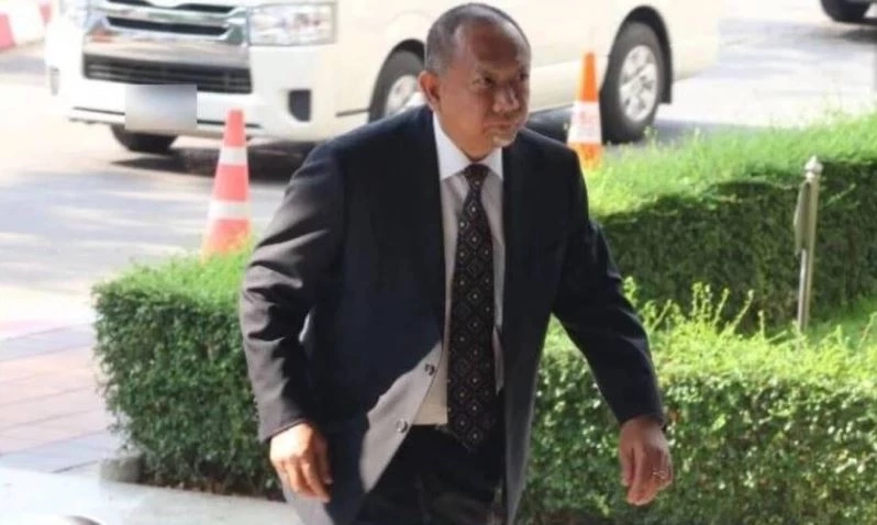 นายธาริต เพ็งดิษฐ์ อดีตอธิบดีกรมสอบสวนคดีพิเศษ (ดีเอสไอ)