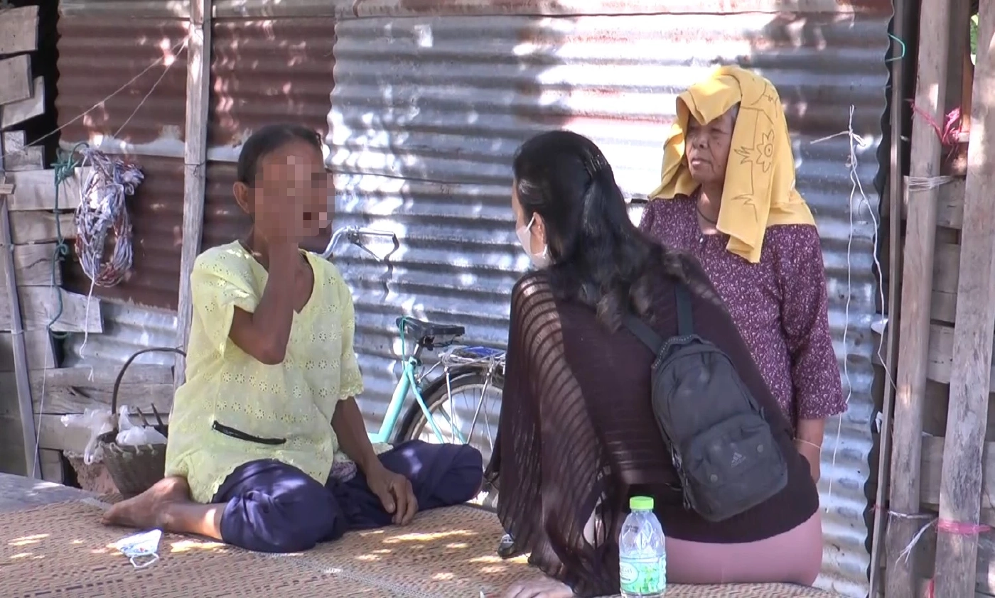 นางเสา จินดาศรี อายุ 68 ปี ย่าของน้องเตย