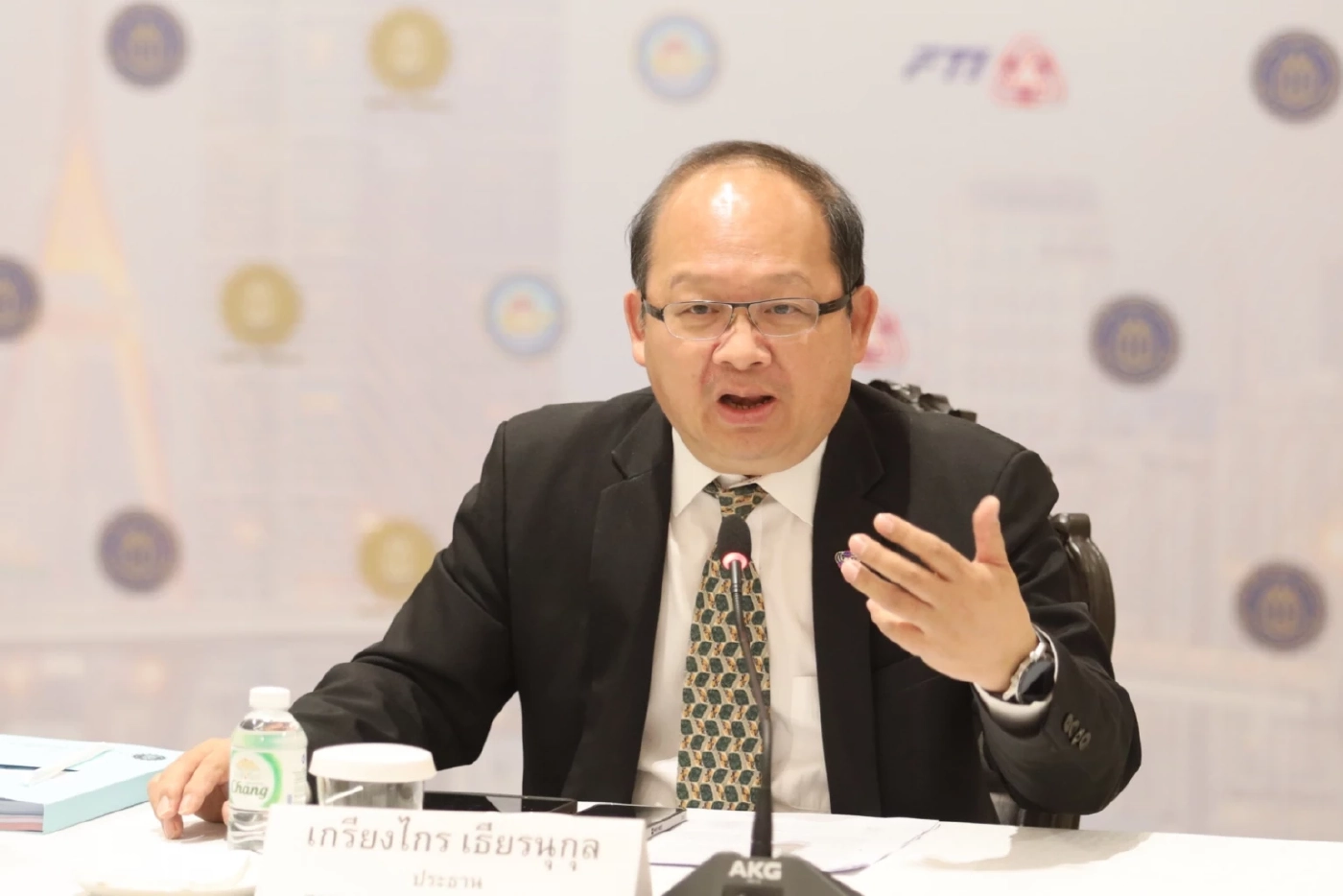 นายเกรียงไกร เธียรนุกุล ประธานสภาอุตสาหกรรมแห่งประเทศไทย(ส.อ.ท.) 