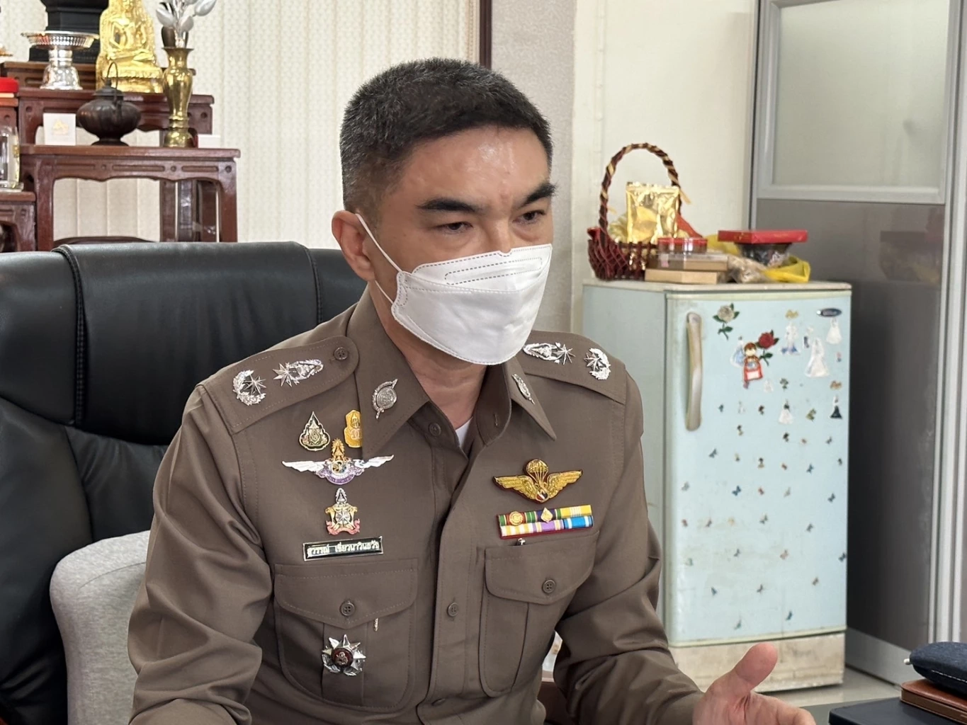 เปิดคลิป ตร.กาฬสินธุ์ ถูกกล่าวหายัดยา อุ้มผู้เสียหายขึ้นรถ รีดเงิน 5 หมื่น