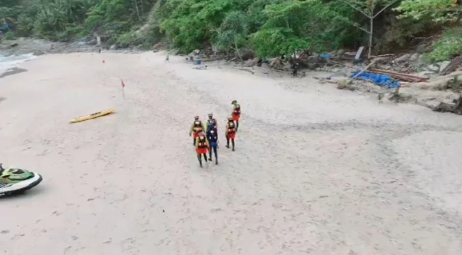 ระดมค้นหา นทท.ชาวเซเนกัล ฝ่าธงแดงลงเล่นน้ำทะล หาดฟรีดอม ก่อนจมหาย