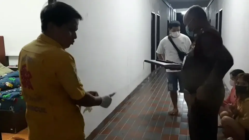 สลด! หนุ่มโรงงานผูกคอตัวเอง เครียดโอนเงินผิดบัญชี