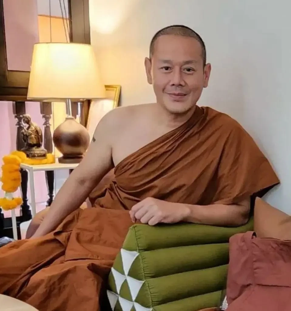 "เป๊ก สัณณ์ชัย" เล่านาทีชีวิตโดนยิงเดินไม่ได้ครึ่งปี เผยสาเหตุที่บวช 5 รอบ