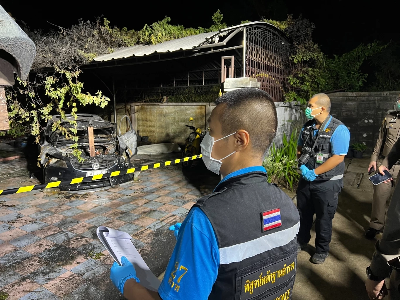 หญิงวัย 55 ดับข้างกองเพลิง เก๋งแอคคอร์ด ย่านบางเขน