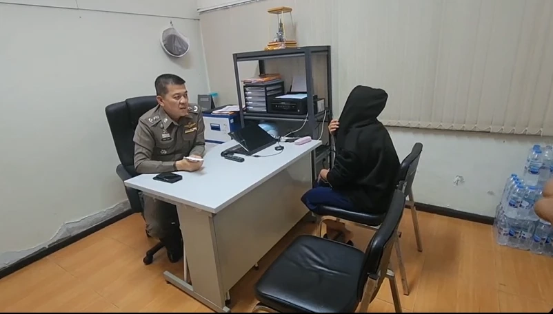 นางสาวเอ (นามสมมุติ) เพื่อนร่วมงานคนสนิทของนางดารัณ