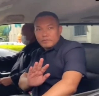 "ชัยธวัช" เผย กำลังตรวจสอบ ปม "การ์ดพิธา" ต้องคดีปี54 ยัน "พิธา" ไม่ทราบ