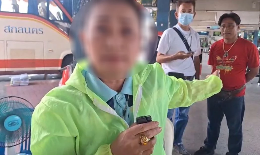 คนขายตั๋วรถตู้ร้องสื่อ โดนภรรยาเทศกิจฯ เมืองอุดร ชกหน้ากลาง บขส. สามีช่วยข่มขู่