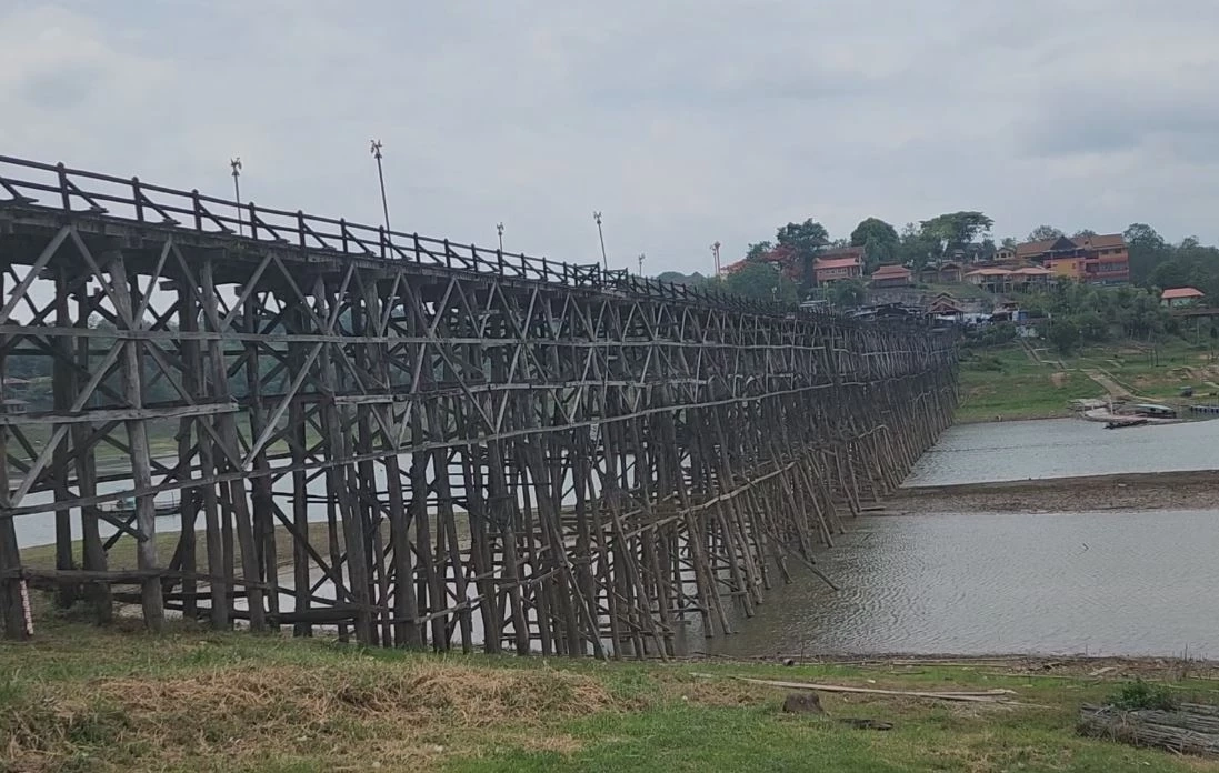 กาญจนบุรี เตือน 4 อำเภอ รับมือฝนตกหนักจากพายุ "ตาลิม"