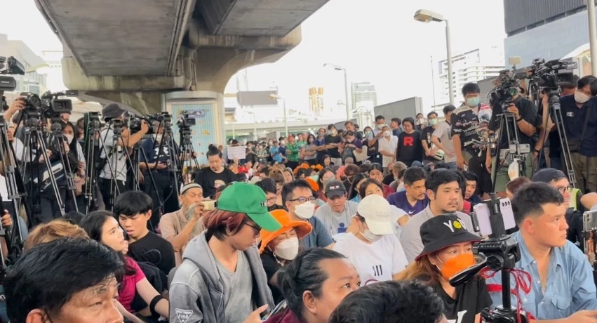 "อานนท์" ขู่ชุมนุมทั่วประเทศสัปดาห์หน้า หาก "พิธา" ถูกปิดประตูเสียงข้างมาก