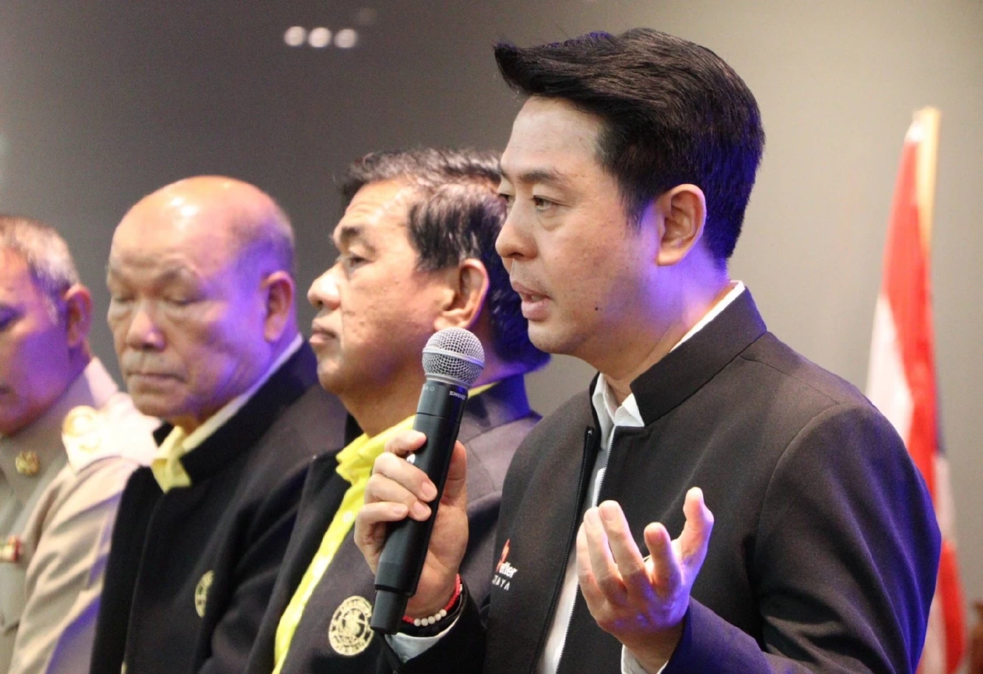 นายปรเมศวร์ งามพิเชษฐ์ นายกเมืองพัทยา