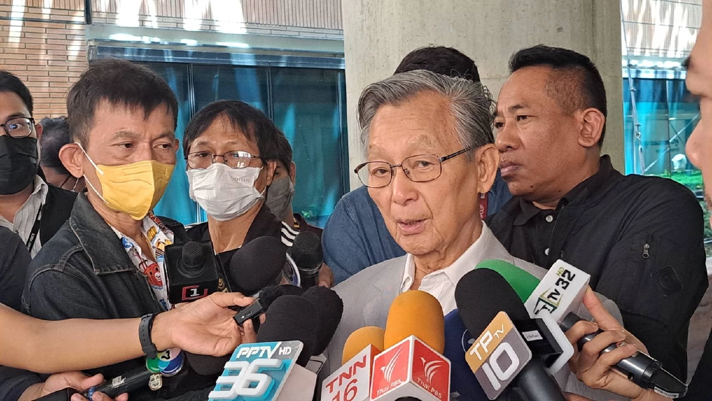 "ชวน"กรีด ลูกพรรคยึดอุดมการณ์สุจริต เตือนคนชิงหัวหน้าปชป. หยุดพูดผ่านสื่อ