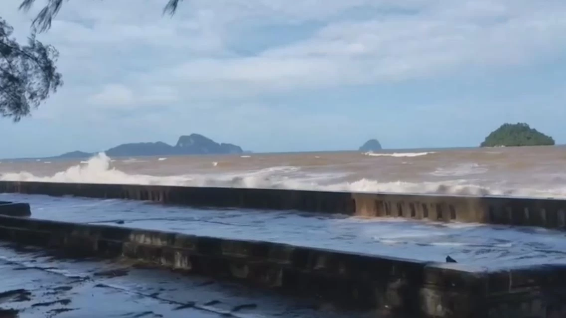 น้ำท่วมตรังเริ่มคลี่คลาย ชาวบ้านเร่งสำรวจความเสียหาย