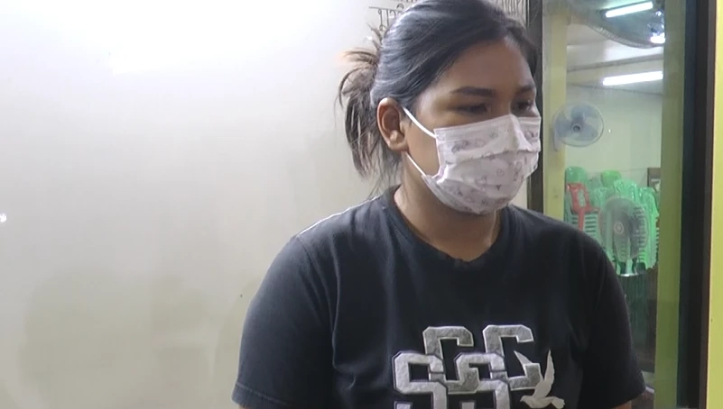 น.ส.ตรีรัตน์ มีเผ่า หรือ จอย อายุ 28 ปี แม่ของน้องปีใหม่