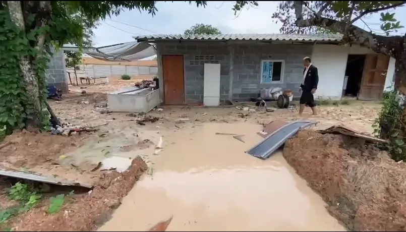 ชาวบ้านร้อง โรงงานทำน้ำท่วมบ้านจนอยู่ไม่ได้ แถมญาติยังถูกไฟดูดเสียชีวิต