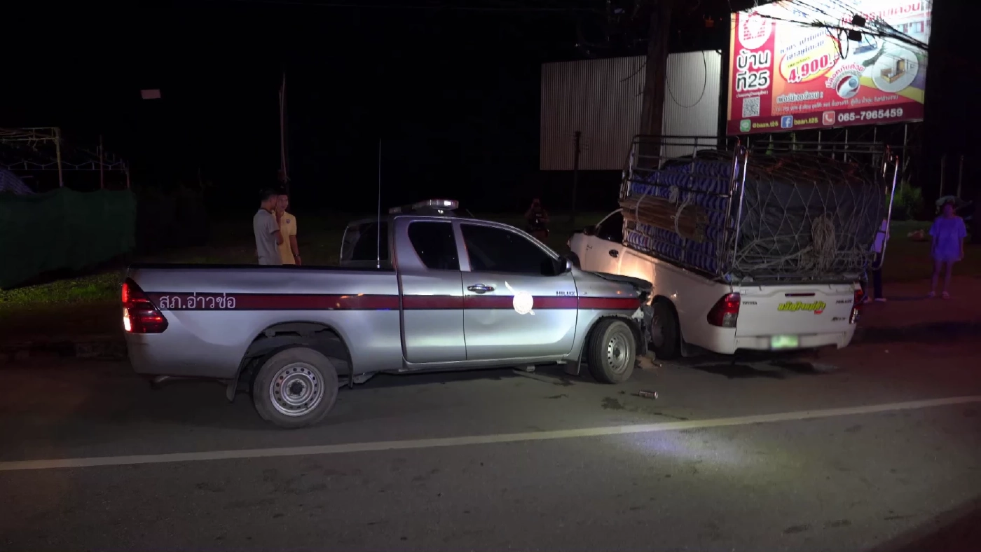 สาวถูกเก๋งตัดหน้า หลบชนรถตำรวจจอดข้างทางกลางดึก ใกล้สถานบันเทิง