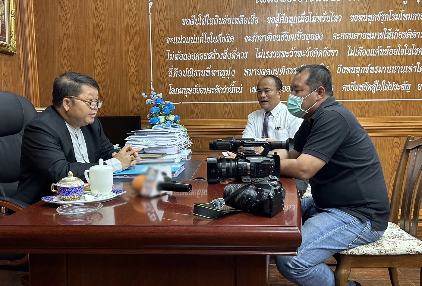 สพป.บุรีรัมย์ 1 เร่งแก้ปัญหา ผอ.ปากแจ๋ว ขัดแย้งชุมชน ชี้เป็นคนรุ่นใหม่ไฟแรง