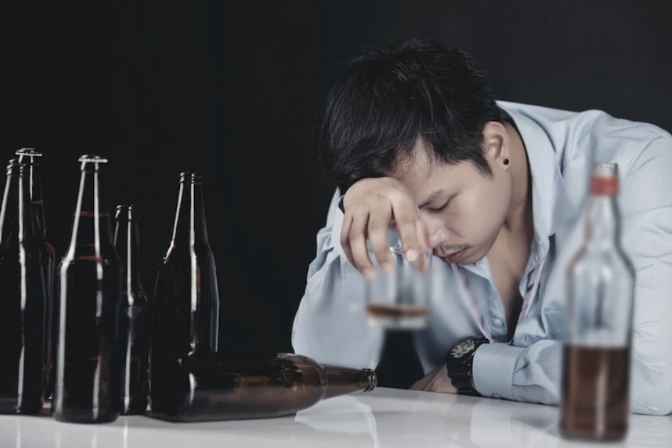 ‘งดเหล้าเข้าพรรษา’ ชวนลด ละ เลิก แอลกอฮอล์ชะลอตับพัง เช็ก รพ.บำบัดได้ที่นี่!