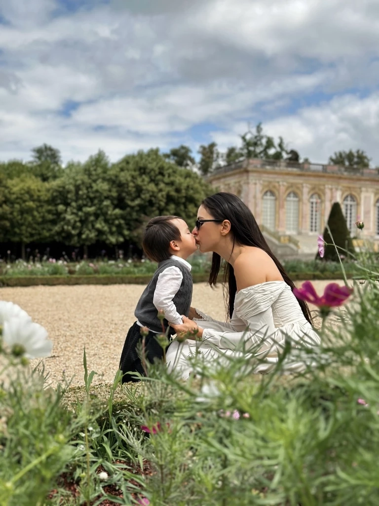 ศรีริต้า ควง กรณ์ เที่ยวฝรั่งเศสสุดหวาน ชาวเน็ตลุ้น! ลูกคนที่ 2 ต้องมาเเล้ว