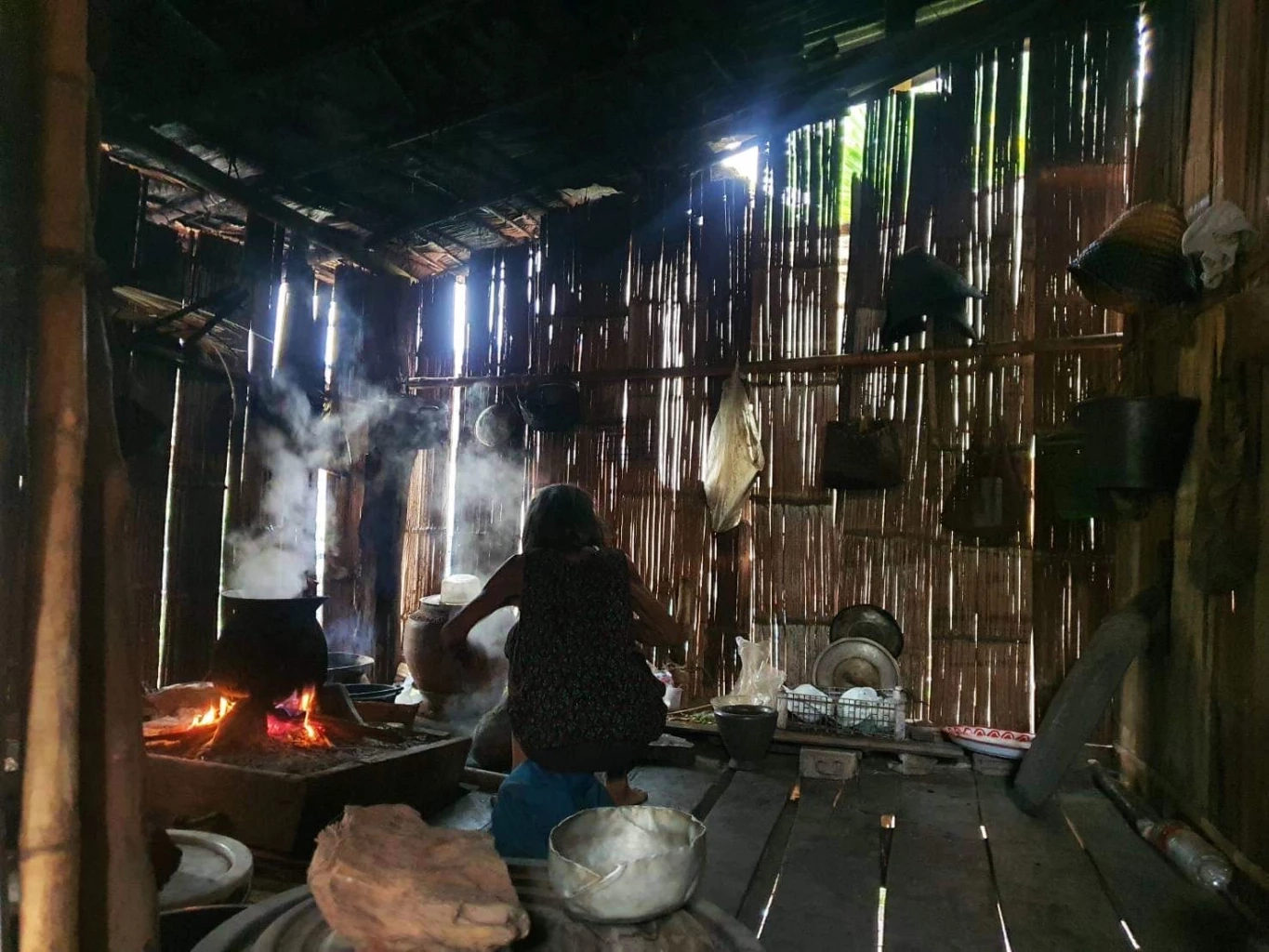 ชื่นชม "น้องหว้า" เด็กยอดกตัญญูวัย 10 ขวบ เดินกลับบ้าน ดูแลปู่ที่ป่วยทุกวัน