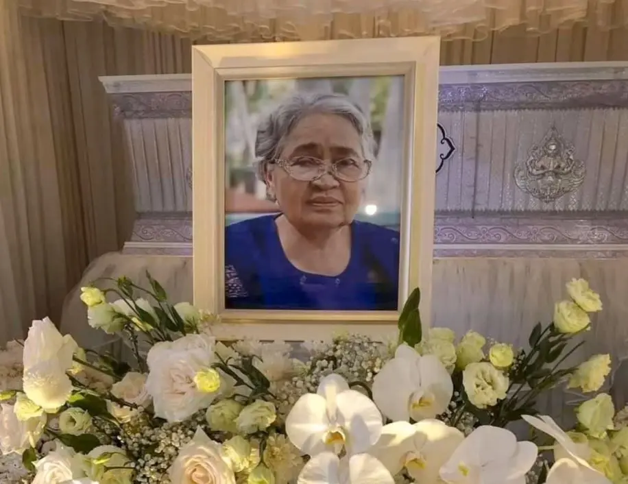 คู่แท้! คุณตาวัย 85 ปี สิ้นใจขณะฟังพระสวดอภิธรรมศพ "ภรรยาที่รัก"