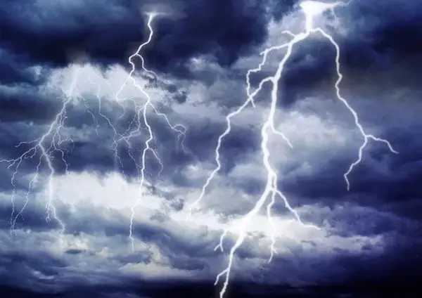 เตือน รับมือฝนฟ้าคะนองทั่วไทย ภาคใต้จ่ออ่วมสุด ยังคงมีฝนตกหนักในบางแห่ง 
